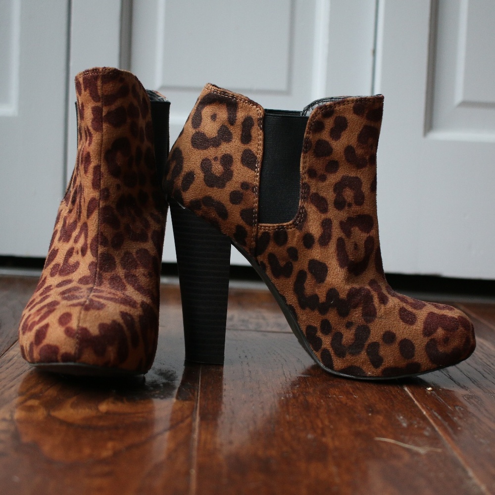 Madden Girl Leopard 4in Block Heel Booties Size 6
